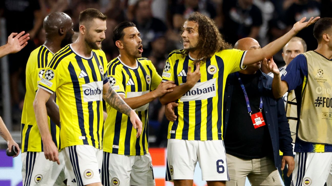 Mattéo Guendouzi มีเอี่ยวเหตุชุลมุนหลังเฟเนร์บาห์เชชนะลียง 2-1 ในเพลย์ออฟแชมเปียนส์ลีก รูปประกอบข่าวฟุตบอล