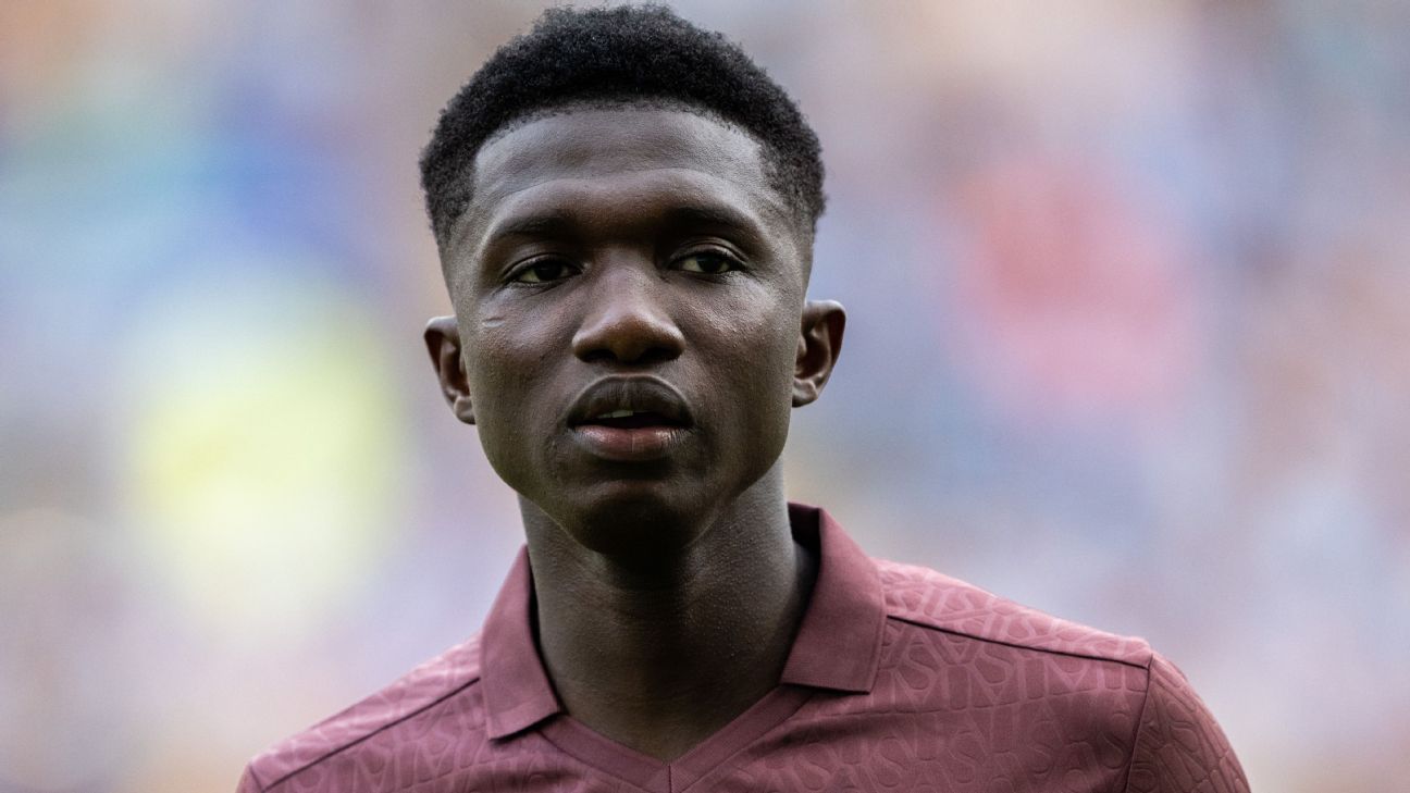 Chelsea ยื่น 45 ล้านยูโรคว้า Lamine Camara ท่ามกลางดีล Enzo Fernández กับ Manchester City รูปประกอบข่าวฟุตบอล