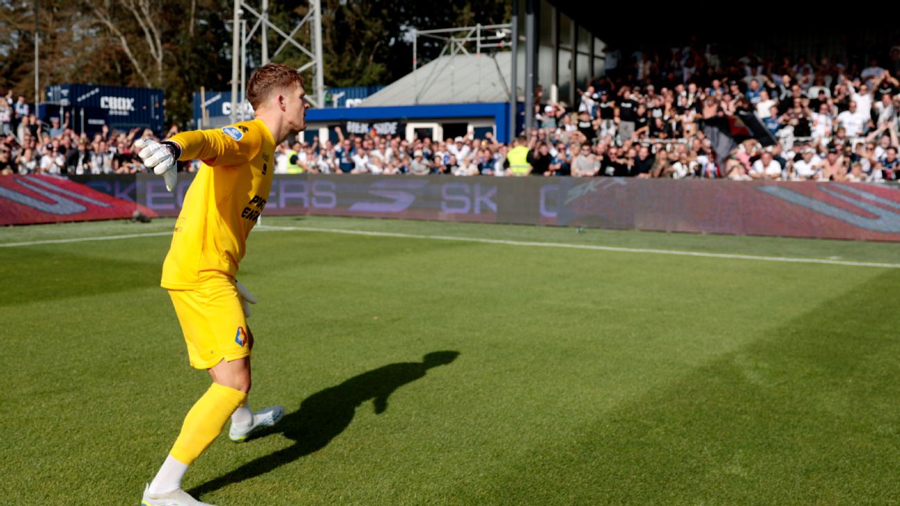 โรนัลด์ คูมัน จูเนียร์ ยิงจุดโทษ 2 ลูกพา Telstar ไล่ตีเสมอ Cambuur 2-2 ในเอเรดิวิซี รูปประกอบข่าวฟุตบอล