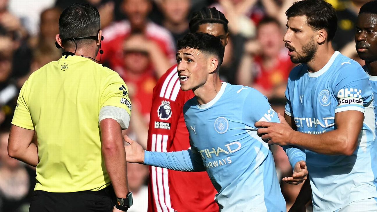 Phil Foden โดนใบแดงหลังเตะ Bruno Fernandes ในศึกแมนเชสเตอร์ดาร์บี้ รูปประกอบข่าวฟุตบอล