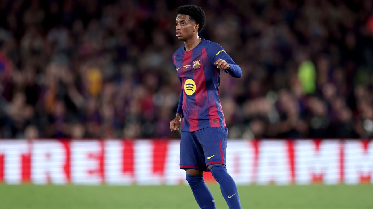 Hansi Flick กระตุ้น Alejandro Balde ต้องพัฒนาเพื่ออยู่กับ Barcelona รูปข่าวฟุตบอล
