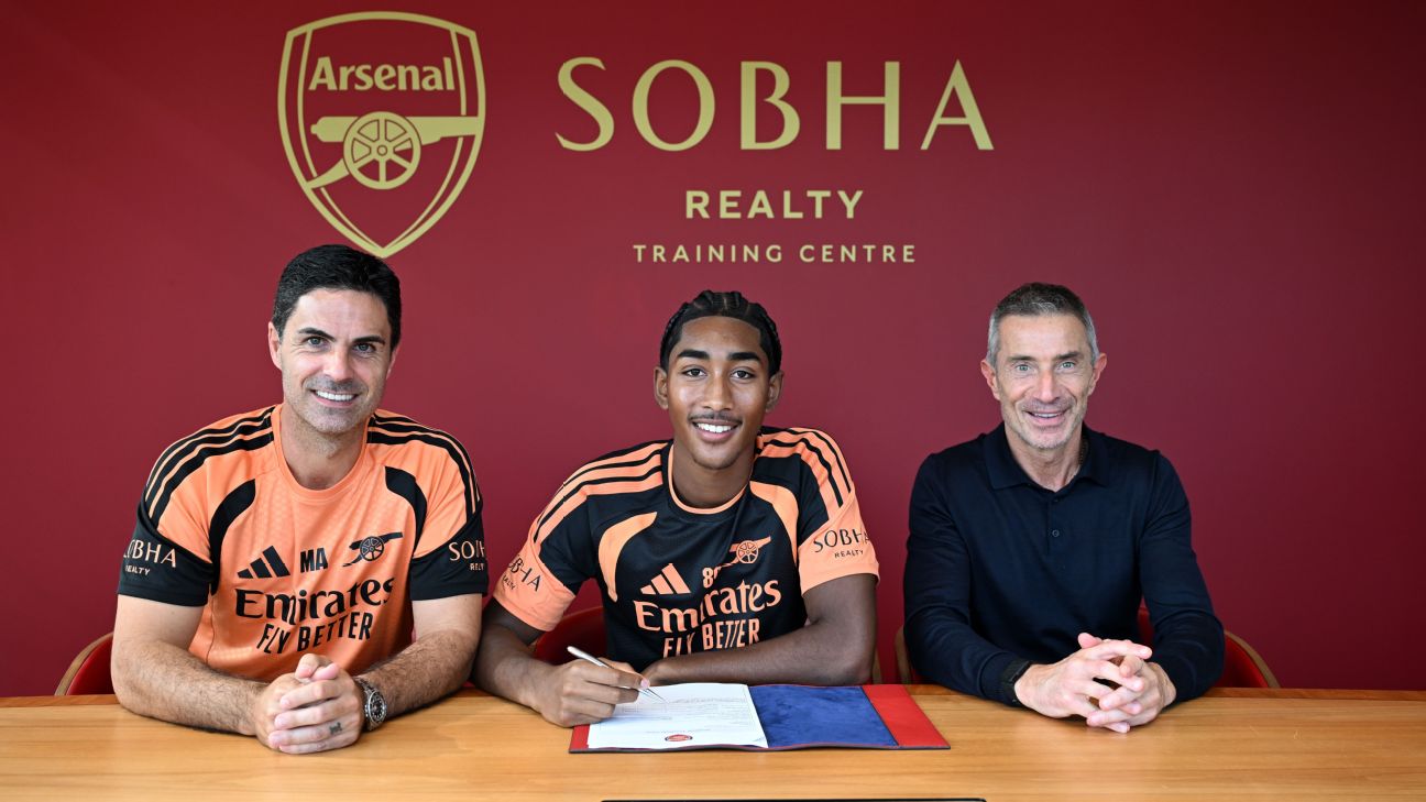 Marli Salmon เซ็นสัญญาอาชีพฉบับแรกกับ Arsenal หลังอายุครบ 17 ปี รูปประกอบข่าวฟุตบอล