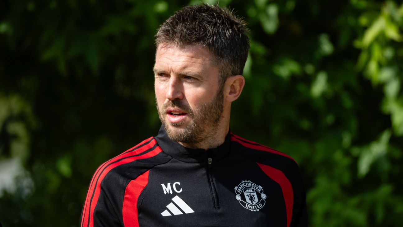 Michael Carrick หัวหน้าโค้ชแมนเชสเตอร์ ยูไนเต็ดอธิบายเหตุผลที่ไม่ลงเล่นในการฝึกซ้อม