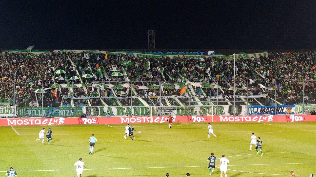 Deportivo Riestra vs Banfield วิดีโอฟุตบอล